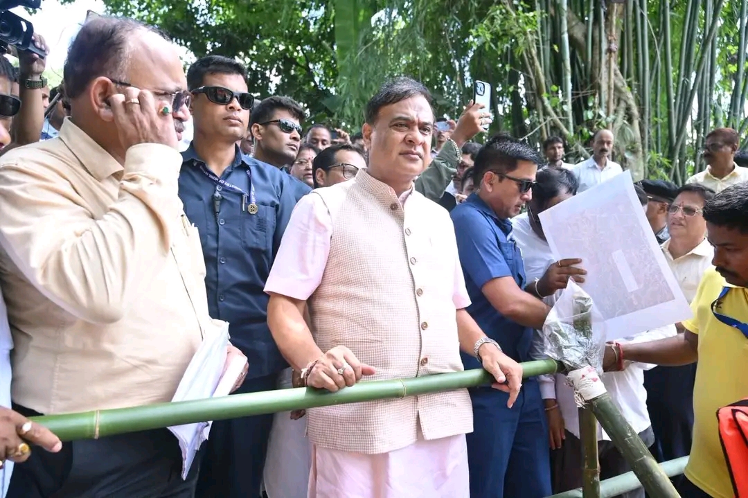 মঙলদৈত বানবিধ্বস্ত অঞ্চল পৰিদৰ্শন মুখ্যমন্ত্ৰী ড০ হিমন্ত বিশ্ব শৰ্মাৰ