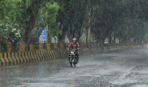 ভারতীয় আবহাওয়া দপ্তর আজ পূর্ব রাজস্থান ও ওড়িশায় ভারী থেকে অতি ভারী বৃষ্টির পূর্বাভাস দিয়েছে।