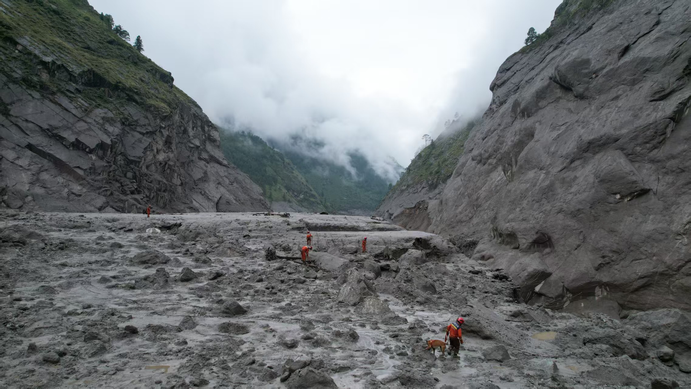 Death toll from flash floods in Tibet rises to 16