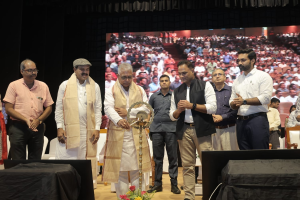 রাজ্যে বিগত সরকারের দুর্নীতির কারণে ১০০ দিনের কাজের প্রকল্পে সঠিকভাবে কাজ হয়নি বলে পঞ্চায়েত ও গ্রামোন্নয়ন মন্ত্রী অভিযোগ করেছেন।