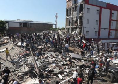 7.4 magnitude earthquake strikes western Colombia, death toll rises to 132 7.4 magnitude earthquake strikes western Colombia, death toll rises to 132