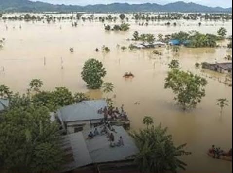 অসমের বন্যায় গতকাল গোলাঘাট জেলায় আরও ১ জনের মৃত্যুর ফলে বন্যাজনিত কারণে মৃতের সংখ্যা বেড়ে দাঁড়াল ৯৯-এ।