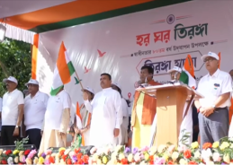 ৮০-তম স্বাধীনতা দিবসের প্রাক্কালে কলকাতায় আজ হরঘর তিরঙ্গা অভিযানের অধীনে তিরঙ্গা যাত্রার আয়োজিত হয়, নেতৃত্ব দেন মুখ্যমন্ত্রী।