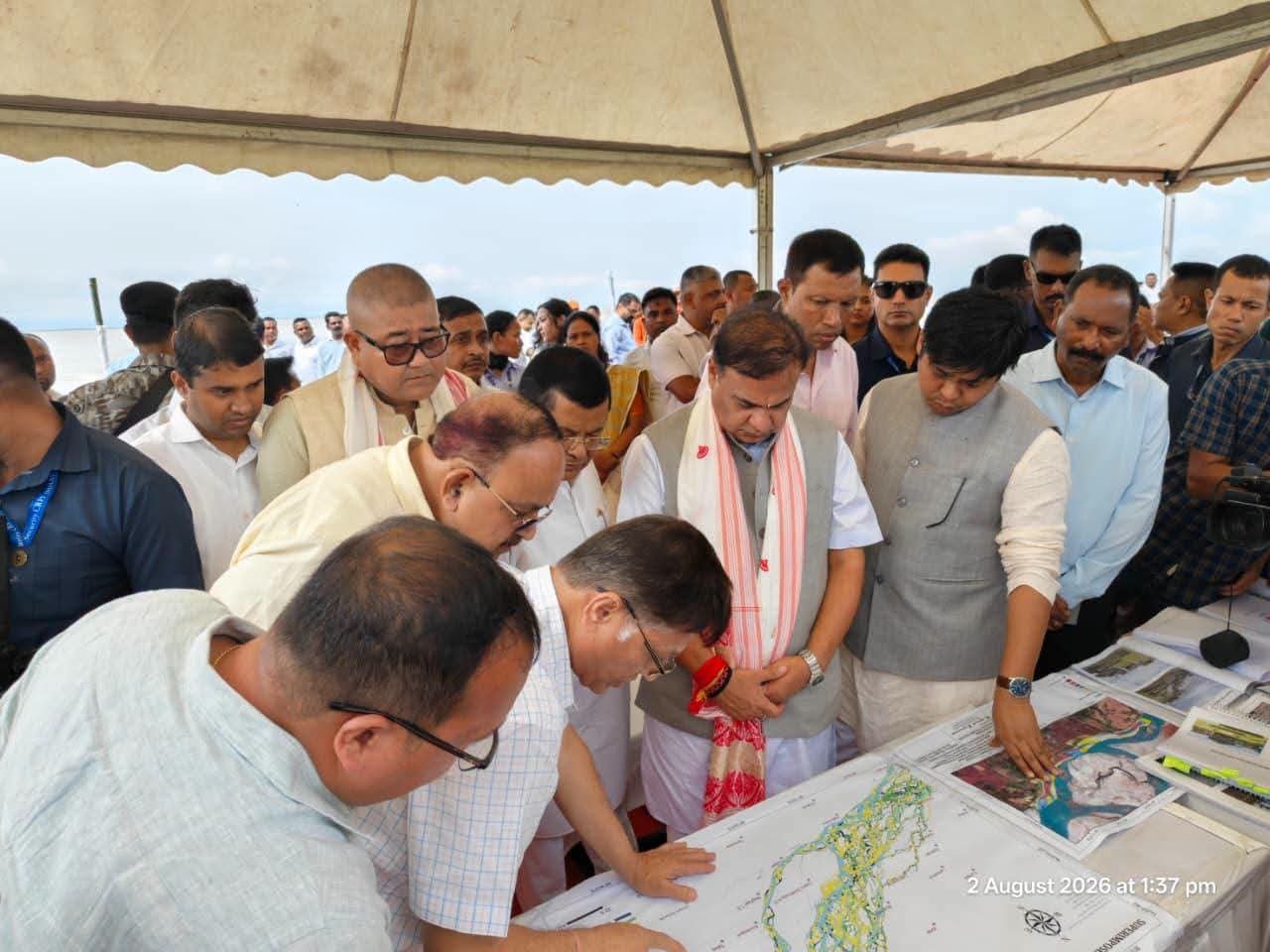 মুখ্যমন্ত্রী ড০ হিমন্ত বিশ্ব শৰ্মাৰ ডিব্ৰুগড়ৰ খহনীয়া ক্ষতিগ্রস্ত স্থান পৰিদৰ্শন
