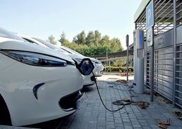 Govt proposes five-years age extension for EVs, hydrogen and CNG-powered vehicles
