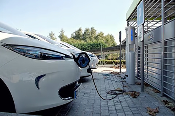 Govt proposes five-years age extension for EVs, hydrogen and CNG-powered vehicles