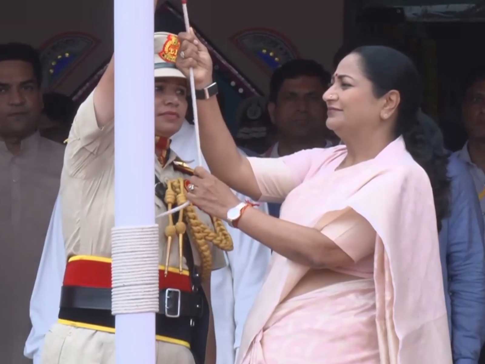 Delhi CM Rekha Gupta hoists National Flag on 80th Independence Day