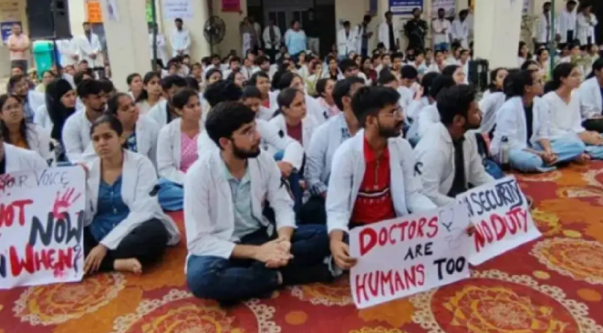 बीएचएमएस डॉक्टरांच्या मान्यतेविरोधात मुंबई महापालिका रुग्णालयातील निवासी डॉक्टरांचा उद्यापासून बाह्यरुग्णसेवा बंदचा इशारा