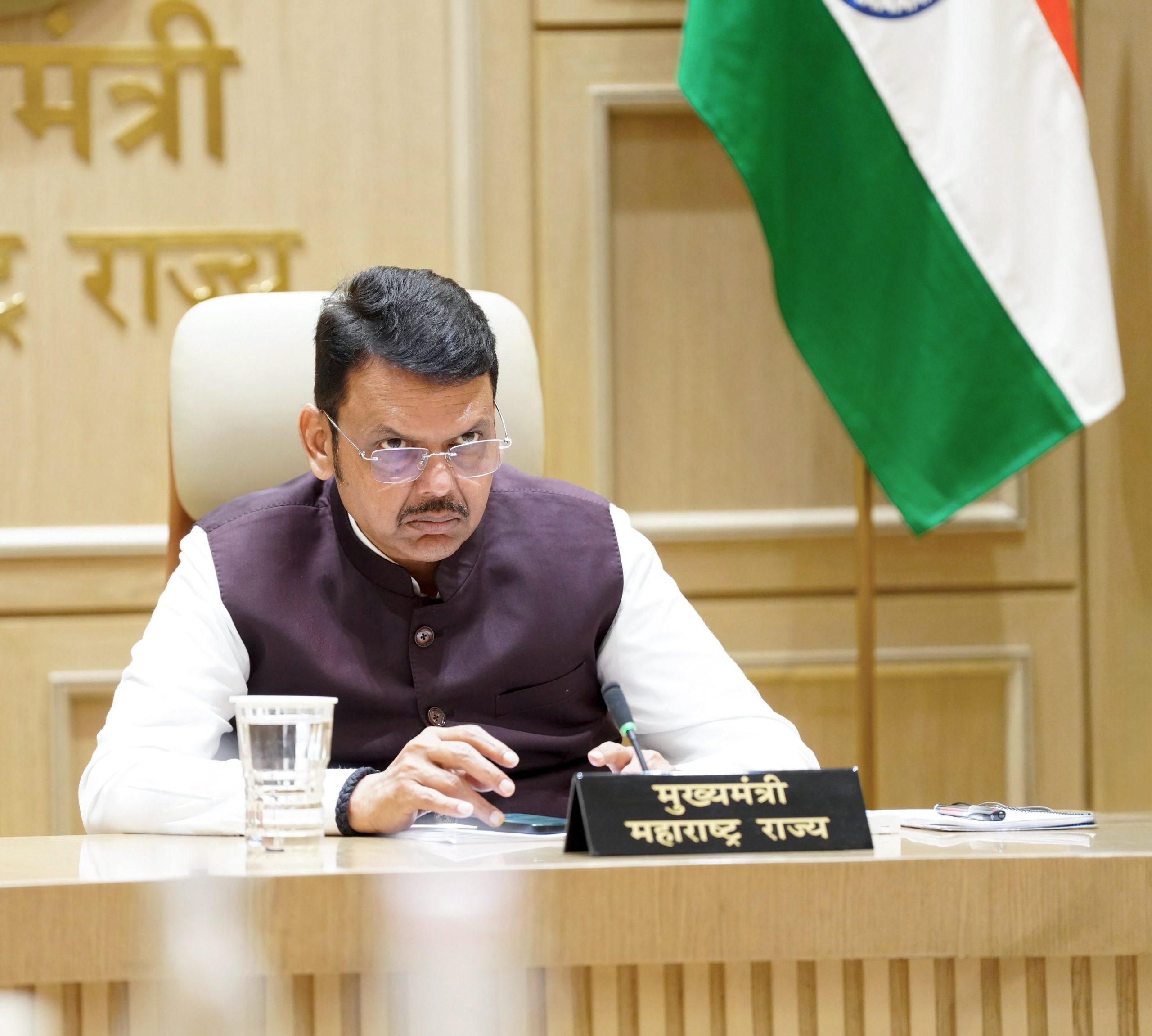 गतिमान भूसंपादन करून राज्यात औद्योगिक विकासाला चालना द्यावी-मुख्यमंत्री