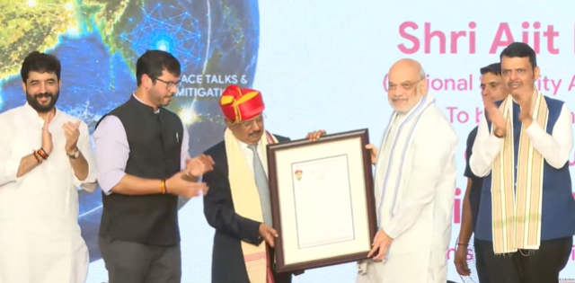 लोकमान्य टिळक स्मृती पुरस्कार राष्ट्रीय सुरक्षा सल्लागार अजित दोभाल यांना प्रदान