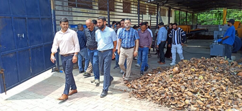 जम्मू नगर निगम ने स्वच्छ भारत मिशन के तहत जम्मू के भगवती नगर में नारियल छिलका प्रसंस्करण इकाई शुरू की
