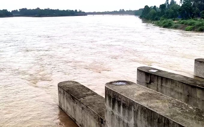 ওড়িশায় টানা দুদিনের অবিরাম বর্ষণের ফলে রাজ্যের উত্তরাঞ্চলে নতুন করে বন্যার আশঙ্কা দেখা দিয়েছে