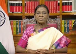 রাষ্ট্রপতি দ্রৌপদী মুর্মু স্বাধীনতা দিবসের প্রাক্কালে দেশবাসীকে ২০৪৭ সালের মধ্যে বিকশিত ভারত গড়ার লক্ষ্যে সম্মিলিত ভাবে এগিয়ে আসার আহ্বান জানিয়েছেন।