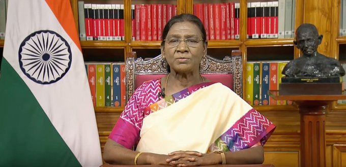 রাষ্ট্রপতি দ্রৌপদী মুর্মু স্বাধীনতা দিবসের প্রাক্কালে দেশবাসীকে ২০৪৭ সালের মধ্যে বিকশিত ভারত গড়ার লক্ষ্যে সম্মিলিত ভাবে এগিয়ে আসার আহ্বান জানিয়েছেন।