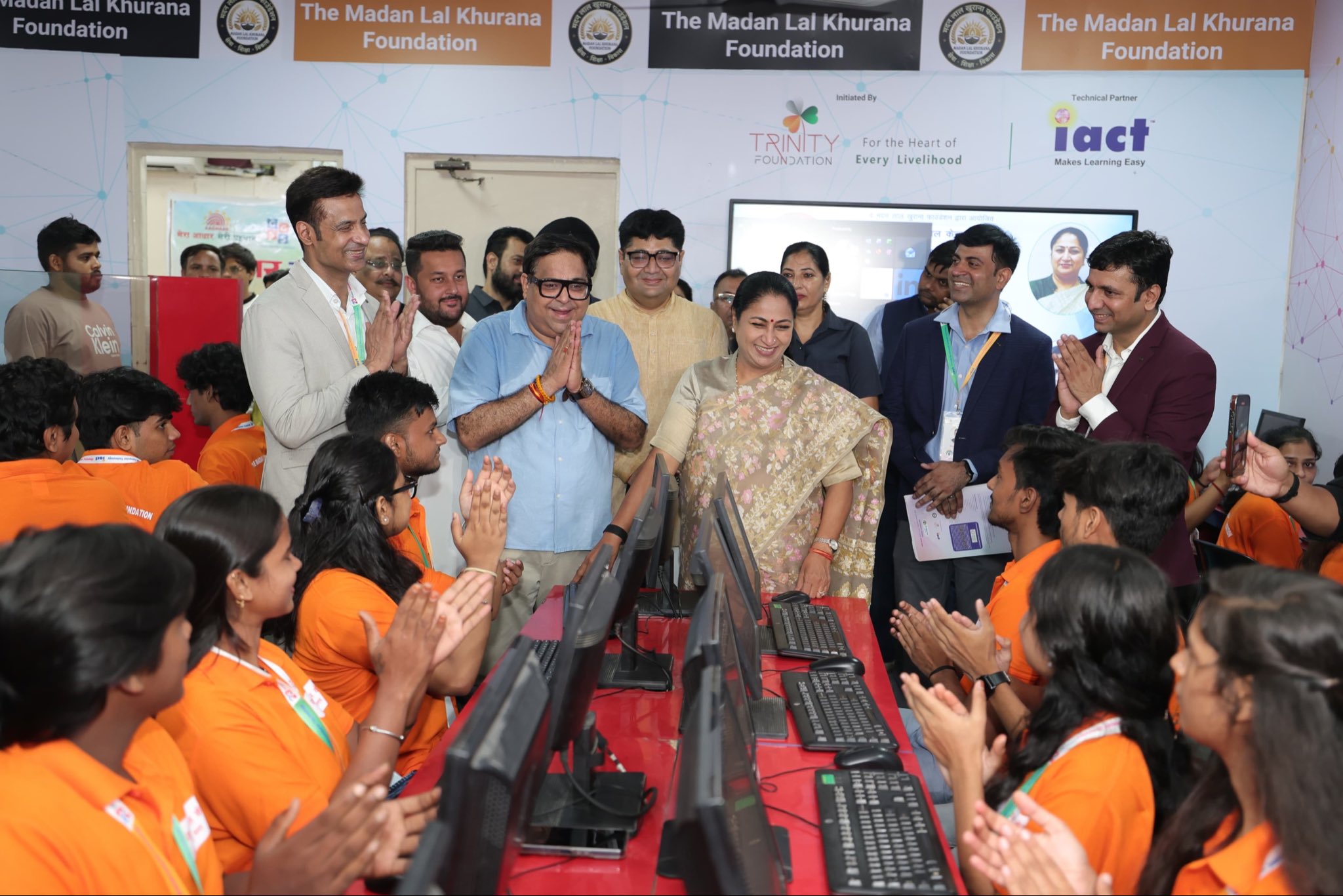 दिल्ली की मुख्यमंत्री रेखा गुप्ता ने मोती नगर में जन कौशल केंद्र और स्वयं स्वास्थ्य केंद्र का उद्घाटन किया