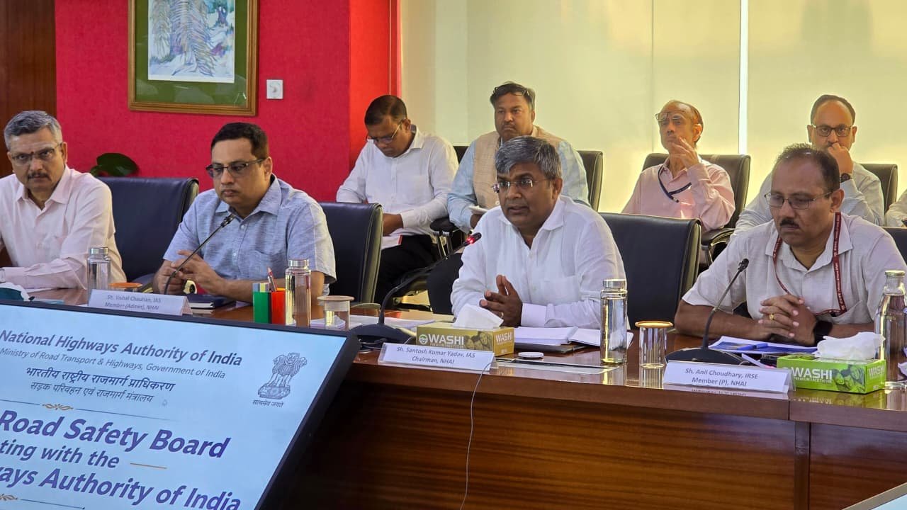 सड़क सुरक्षा प्रणालियों की समीक्षा के लिए एन.एच.ए.आई. और एन.आर.एस.बी. ने की उच्च स्तरीय बैठक