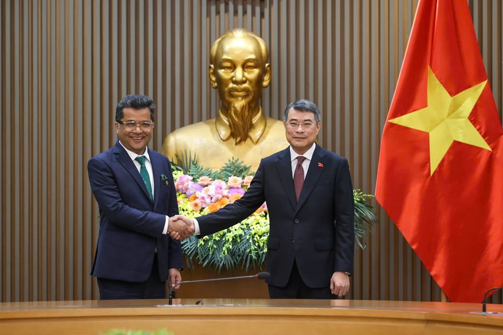 Union Minister Pabitra Margherita calls on Vietnam’s Prime Minister Le Minh Hung in Ha Noi