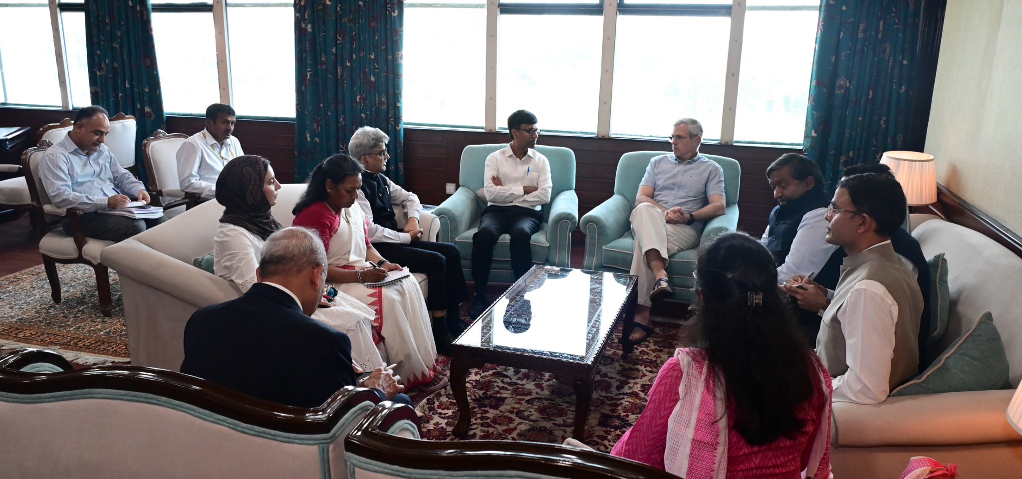 नीति आयोग के सदस्य डॉ. श्रीनिवास ने जम्मू-कश्मीर में विकास परियोजनाओं की समीक्षा की