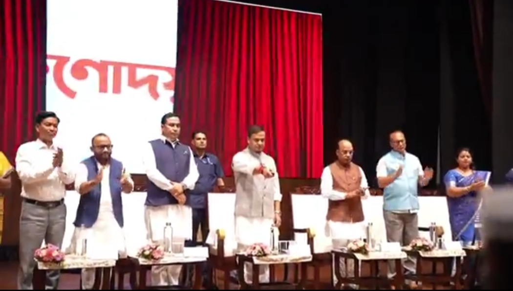 বানত ক্ষতিগ্ৰস্ত শিৱসাগৰ, চৰাইদেউ, যোৰহাট আৰু গোলাঘাট জিলাৰ অৰুণোদয় হিতাধিকাৰীসকললৈ বিশেষ সাহায্য