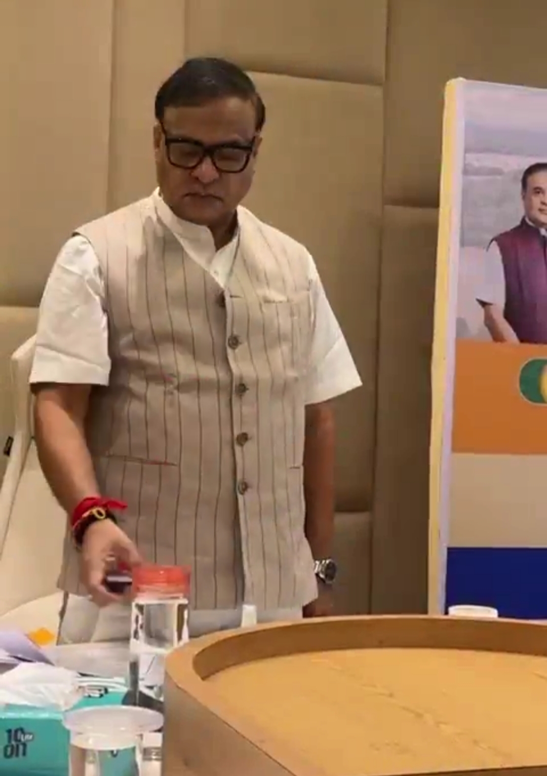 শিৱসাগৰ, চৰাইদেউ, যোৰহাট আৰু গোলাঘাট জিলাৰ ৭৫ হাজাৰ পৰিয়ালক অন্তৰ্ৱৰ্তীকালীন বান সাহায্য হিচাপে ১৫ হাজাৰ টকাকৈ প্ৰথম কিস্তিৰ ধন প্ৰদান মুখ্যমন্ত্ৰীৰ