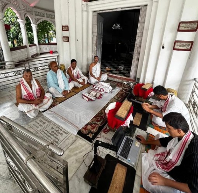 মধুপুৰ সত্ৰত মহাপুৰুষ শ্রীমন্ত শংকৰদেৱে নিজ হাতেৰে লিখা গুণমালাকে ধৰি সংৰক্ষিত হৈ থকা সাঁচিপাতৰ পুথিসমূহ ডিজিটেল ৰূপত সংৰক্ষণৰ কাম আৰম্ভ