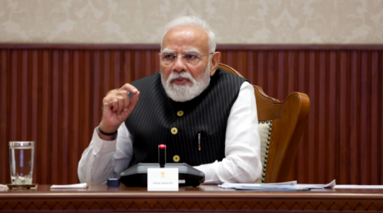प्रधानमंत्री मोदी ने युवा राजनयिकों से पोस्टिंग वाले देशों में ज़मीनी स्तर पर जुड़ने और स्थानीय समुदायों के साथ भारत के संबंध प्रगाढ़ करने का आह्वान किया