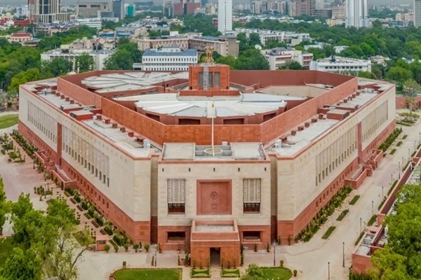 विद्यार्थी आंदोलनातल्या पोलीस कारवाईवरुन तसंच इतर मुद्द्यांवरुन संसदेत आजही गदारोळ