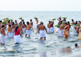 Thousands of devotees perform Pithru Tharpanam across Keralam on Karkkidaka Vavu