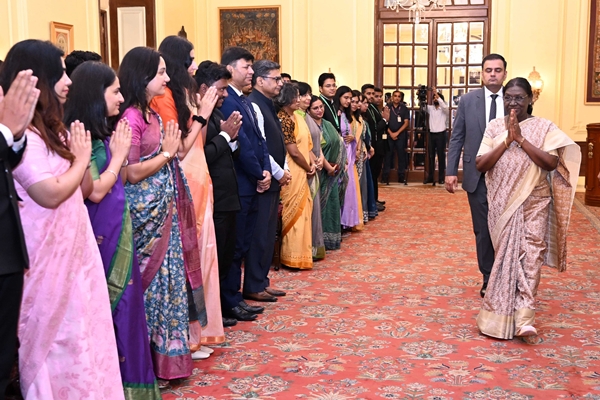 President Murmu calls upon Indian Missions to remain accessible for nationals in etimes of need