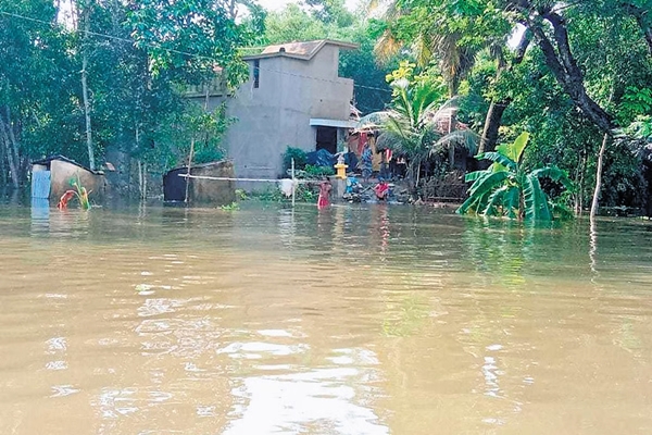 उत्तरी ओडिशा में बाढ़ की स्थिति गंभीर
