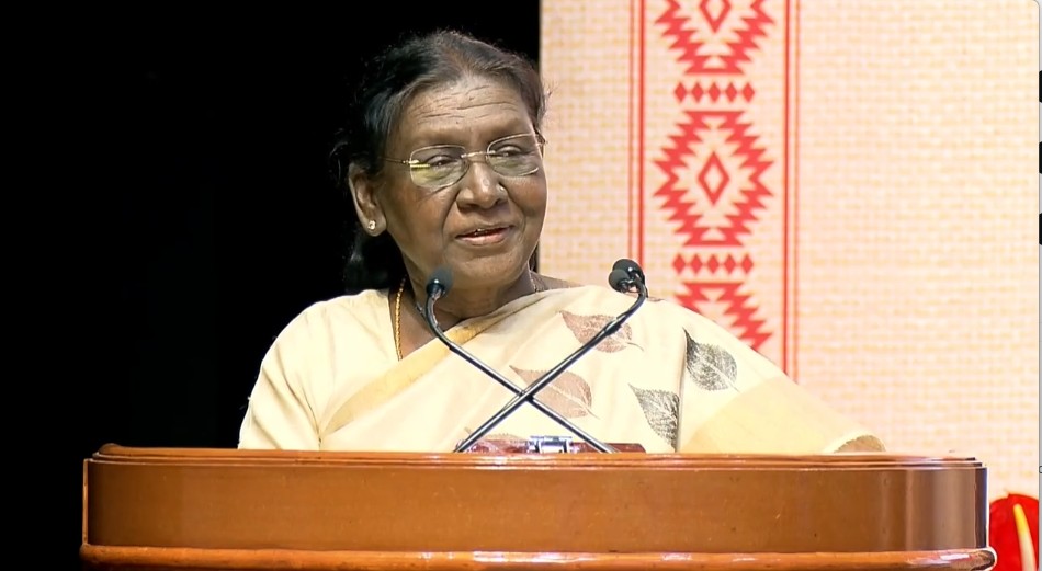 President addresses 12th National Handloom Day celebrations at Rashtrapati Bhavan Cultural Centre