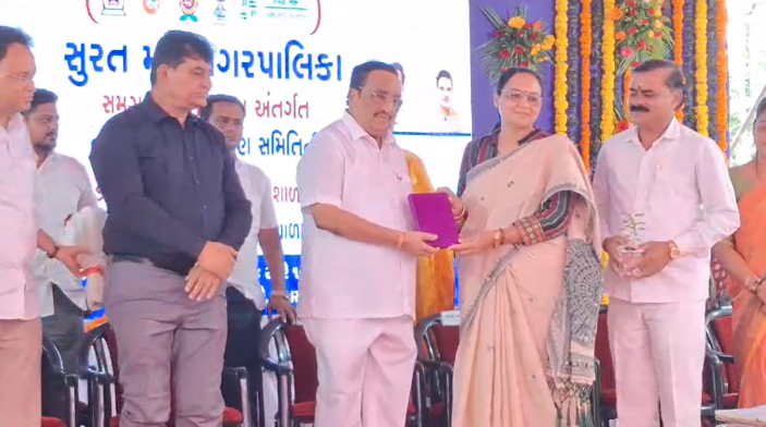 કેન્દ્રીય મંત્રી સી. આર. પાટીલે સુરતમાં 33 કરોડથી વધુના વિકાસકાર્યોનું લોકાર્પણ અને ખાતમુહૂર્ત કર્યું