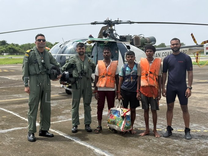 Indian Coast Guards save 9 stranded fishermen from sinking boat 