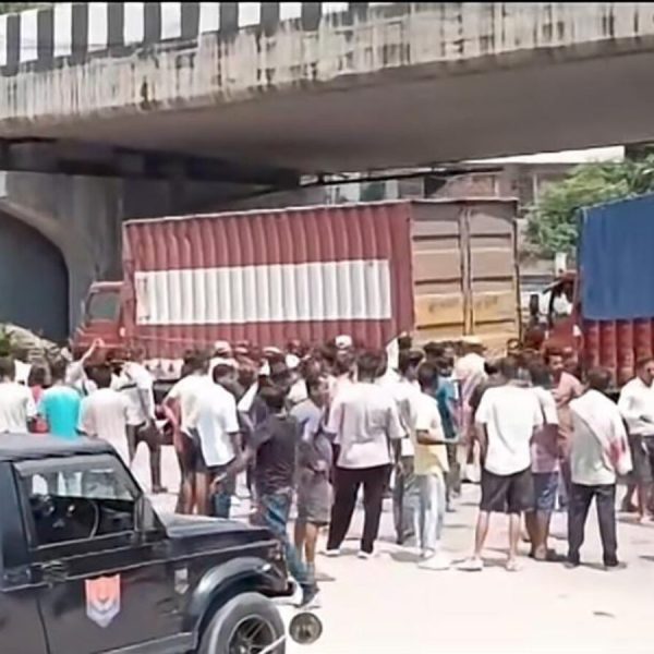 শ্বিলঙত হোৱা আক্ৰমণৰ ঘটনাক লৈ তৃতীয় দিনাও অসমৰ চালকসকলৰ যোৰাবাটত প্রতিবাদ