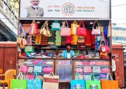 Tripura celebrates National Handloom Day with Vocal for Local initiative Tripura celebrates National Handloom Day with Vocal for Local initiative