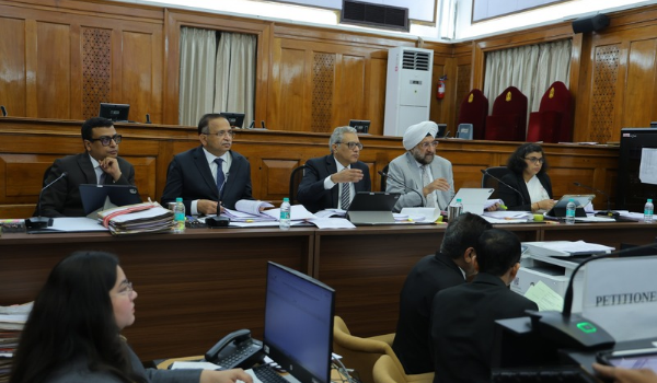 सर्वोच्च न्यायालय ने विशेष लोक अदालत के पहले दिन 400 से अधिक मामलों का निपटारा किया