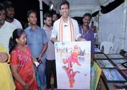 MoS Pemmasani Chandrasekhar Inaugurates Amaravati Art Street Exhibition in Guntur MoS Pemmasani Chandrasekhar Inaugurates Amaravati Art Street Exhibition in Guntur