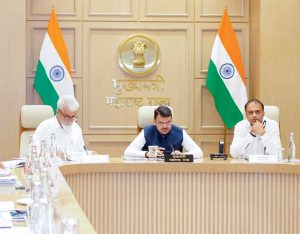 महाराष्ट्रात व्यसनमुक्तीविषयीचे धडे शालेय अभ्यासक्रमात समाविष्ट करण्यासाठी प्रक्रिया सुरु करावी असे मुख्यमंत्र्यांचे निर्देश