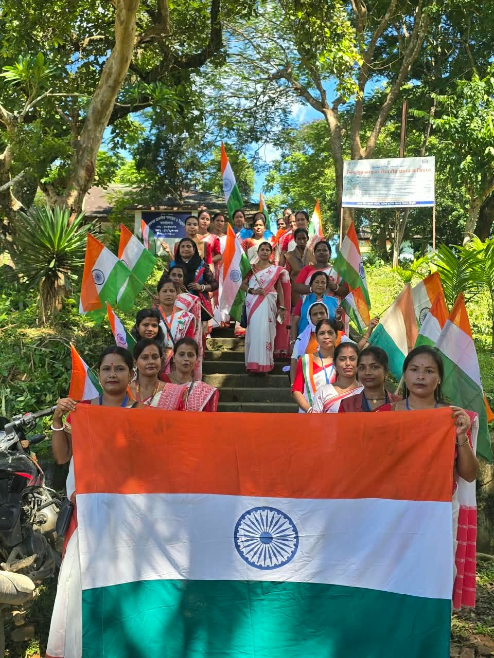 আজি ৰাজ্যৰ বিভিন্ন প্ৰান্তত হৰ ঘৰ তিৰংগা অভিযানৰ কাৰ্যসূচী ৰূপায়ণ