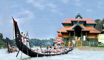 Aranmula Vallasadya resumes in Keralam after suspension due to heavy rain