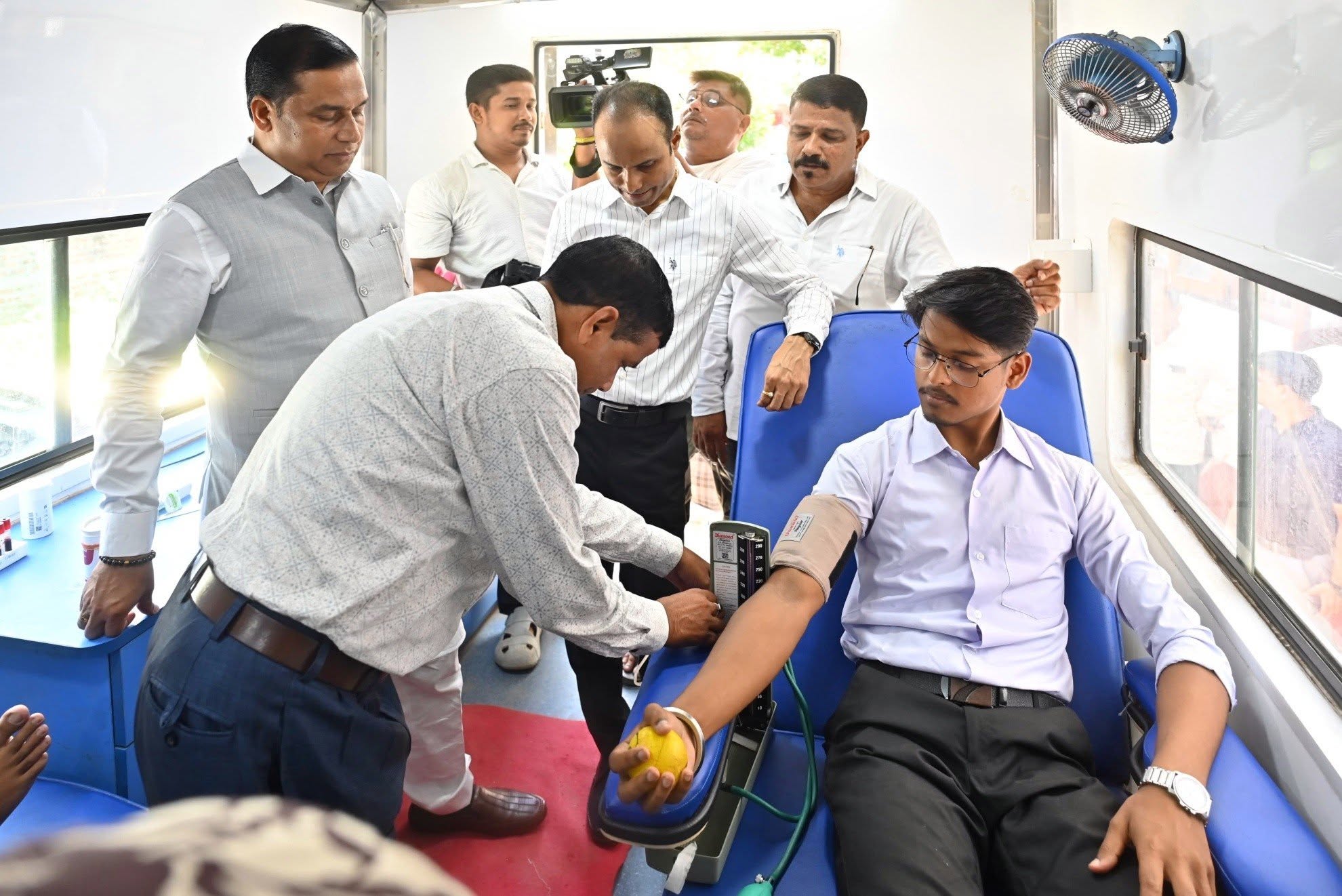 নলবাৰী জিলা প্ৰশাসন আৰু স্বাস্থ্য বিভাগৰ যুটীয়া উদ্যোগত ৰক্তদান শিবিৰৰ আয়োজন