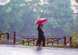 Orange alert issued for heavy rainfall across 12 districts of Keralam Orange alert issued for heavy rainfall across 12 districts of Keralam