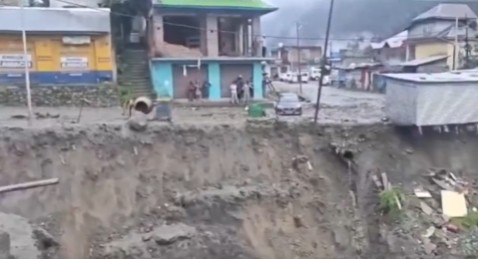 Cloudburst triggers flash floods in Kishtwar, schools shut