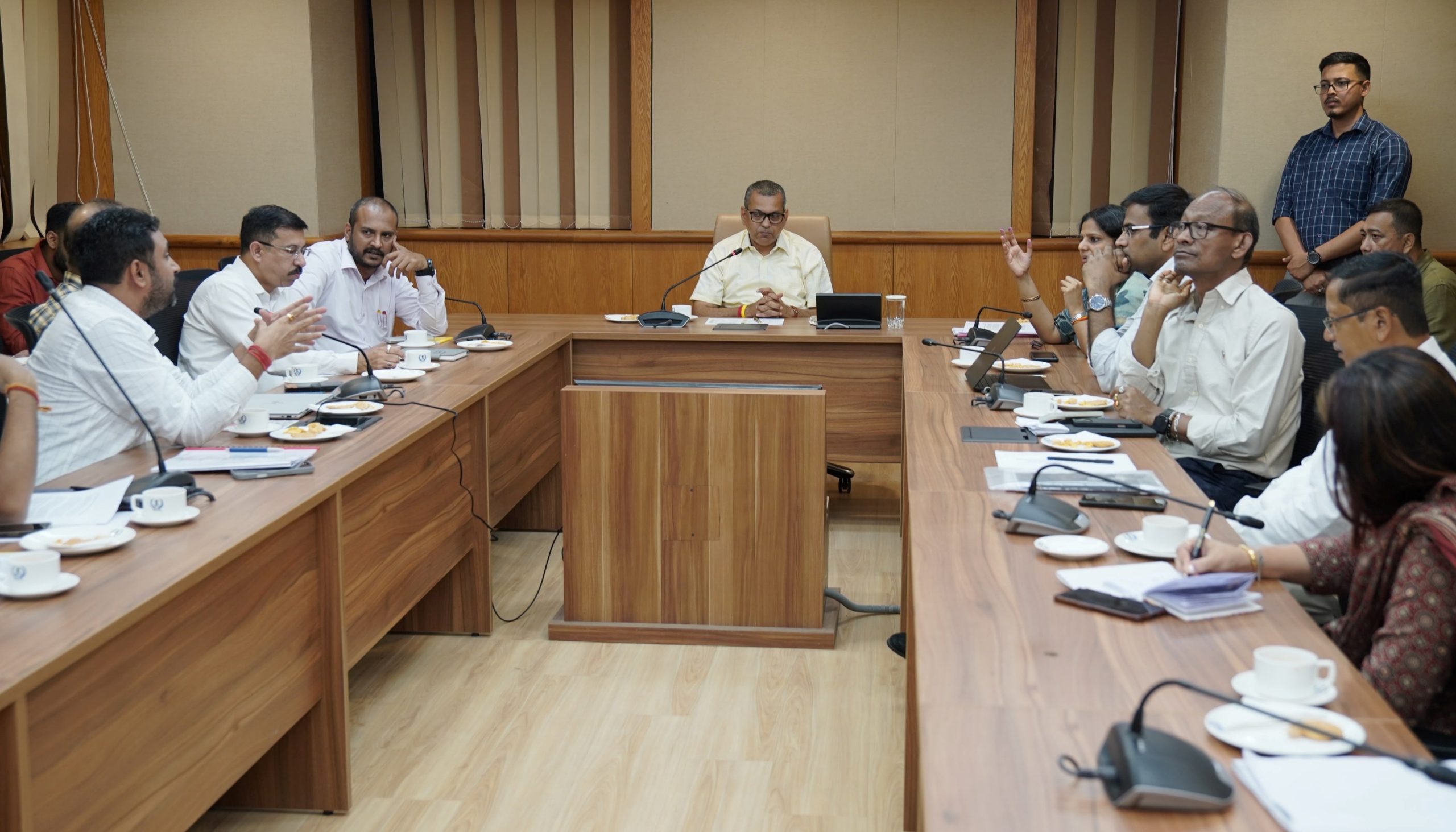 গুৱাহাটী মহানগৰীত সৃষ্টি হোৱা বান পৰিস্থিতি নিয়ন্ত্ৰণ সন্দৰ্ভত মন্ত্ৰী কৌশিক ৰায়ৰ উচ্চ পৰ্যায়ৰ বৈঠক