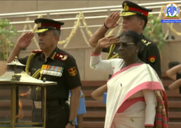 President Droupadi Murmu pays homage to martyrs at National War Memorial on Independence Day President Droupadi Murmu pays homage to martyrs at National War Memorial on Independence Day