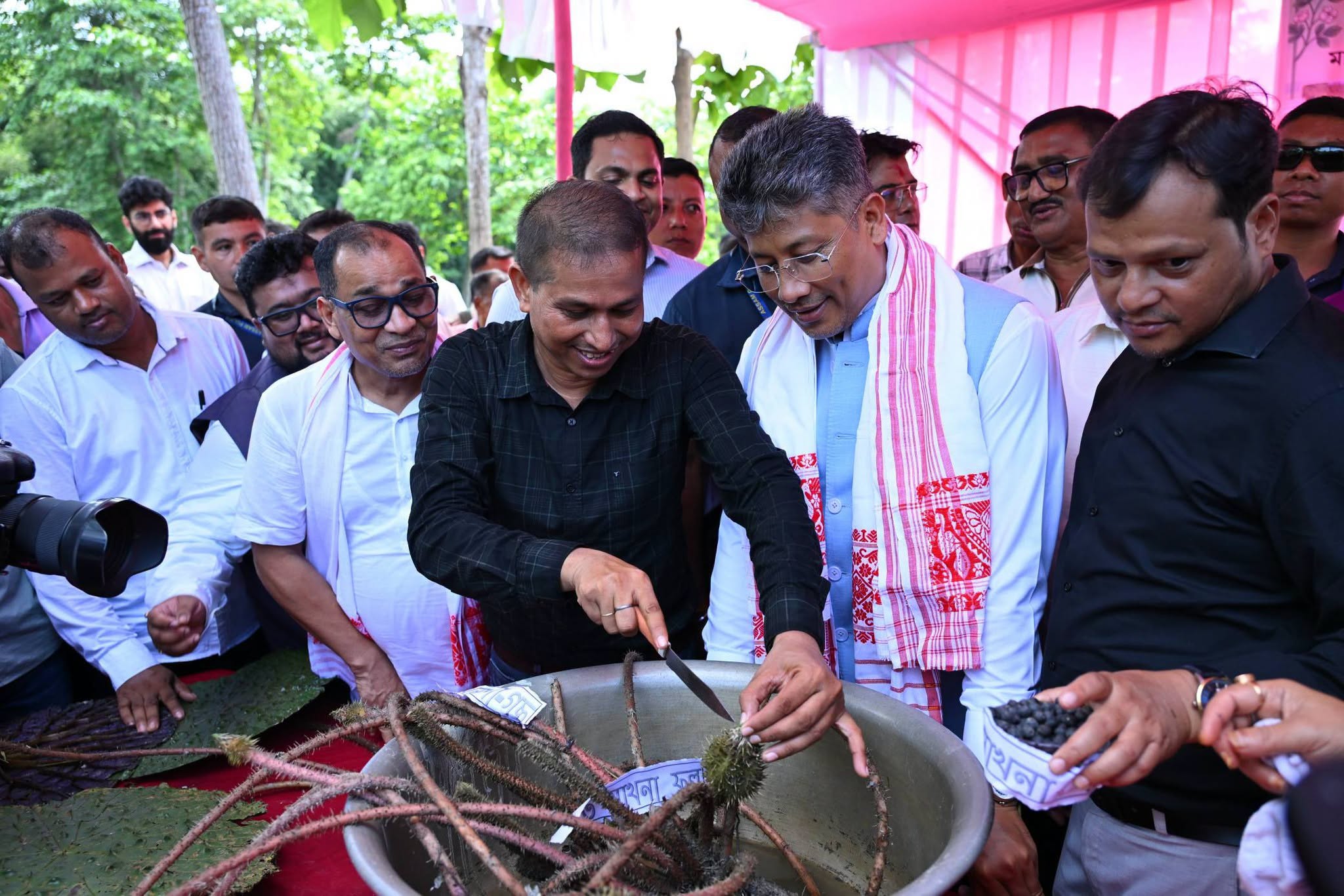 অসমত মাখানা খেতিৰ যথেষ্ট সম্ভাৱনীয়তা আছে বুলি পিযুষ হাজৰিকাৰ প্ৰকাশ