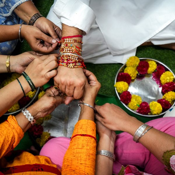 President, Vice President and PM greet people on occasion of Raksha Bandhan