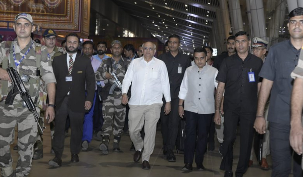 गुजरात के मुख्यमंत्री भूपेंद्र पटेल अमरीका और कनाडा के सफल दौरे के बाद गुजरात लौटे