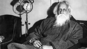 আজ বাইশে শ্রাবণ। বিশ্বকবি রবীন্দ্রনাথ ঠাকুরের ৮৬ তম প্রয়াণ দিবসে রাজ্যের সর্বত্র তারই গানে  গভীর শ্রদ্ধায় স্মরণ করা হচ্ছে কবিগুরুকে।