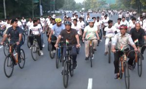 खेल मंत्री डॉ. मनसुख मांडविया ने ‘हर घर तिरंगा’ साइकिल यात्रा को हरी झंडी दिखाकर रवाना किया